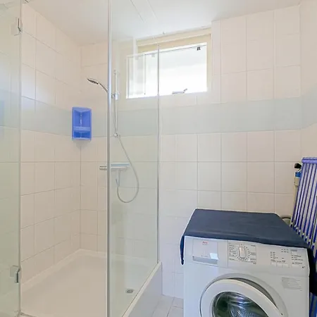 Guja - Aan Zee Holiday home *